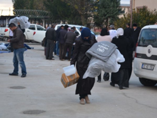 Batman'da mültecilere yardım yapıldı