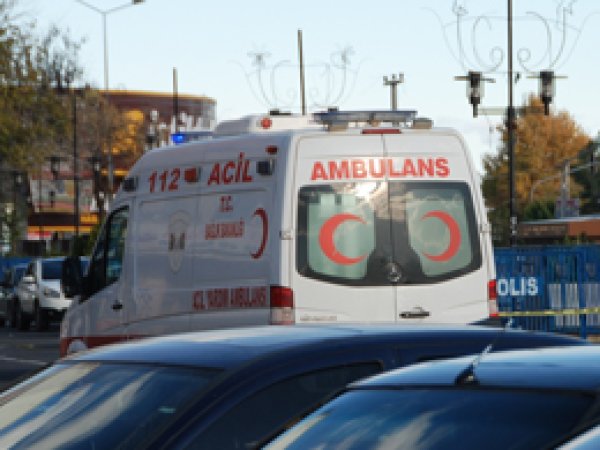 Diyarbakır'da çatışma: 2 polis yaralandı