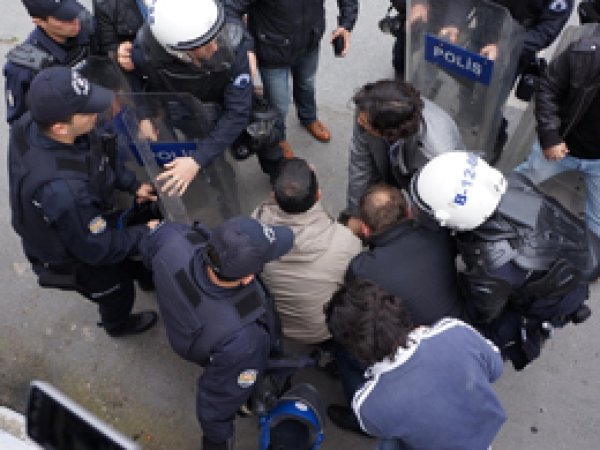 İstanbul Üniversitesinde kavga: 47 gözaltı