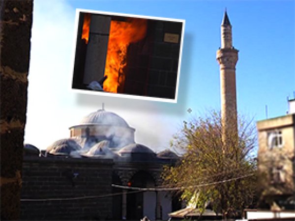 'Cami ile insanlık da yanmıştır'