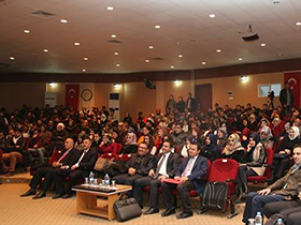 Iğdır'da 'Gençlik ve Medya' konferansı  