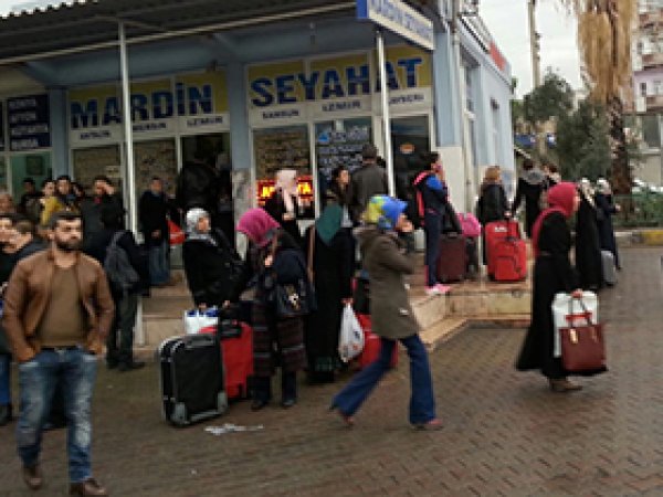 Cizre'de halk ilçeyi terk ediyor