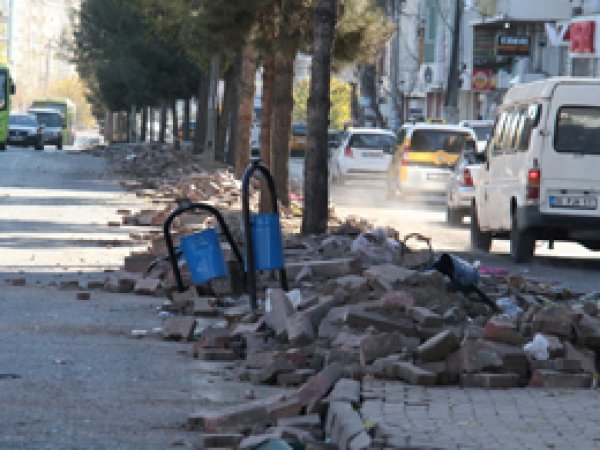 HDP'nin her çağrısı şehri harabeye çeviriyor