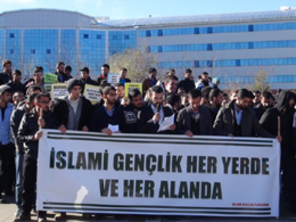 'Müslümanlara yönelik saldırıları lanetliyoruz'