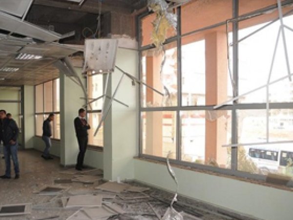 Cizre hastanesine roketatar isabet etti