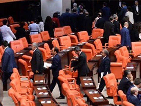 HDP'li vekillere 'Meclis'ten çekilin' talimatı