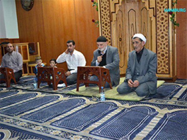 Avrupa'da Mevlit Kandili ihya edildi
