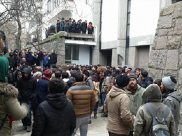 ODTÜ'de namaz kılan öğrencilere saldırı