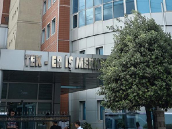 'Kimse Yok Mu' sunucusu gizli duvarda bulundu