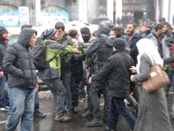 HDP eş başkanının bulunduğu gruptan bomba atıldı