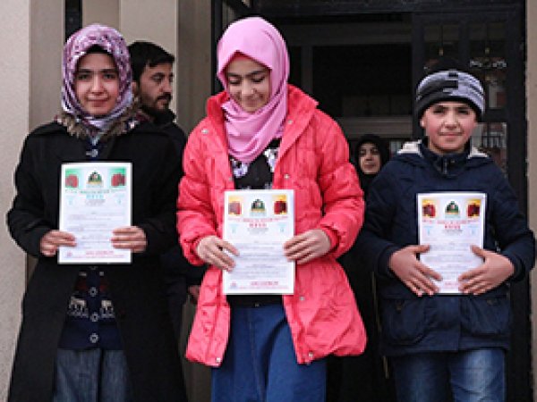 Vanlılar Peygamber sevdası için yarıştı