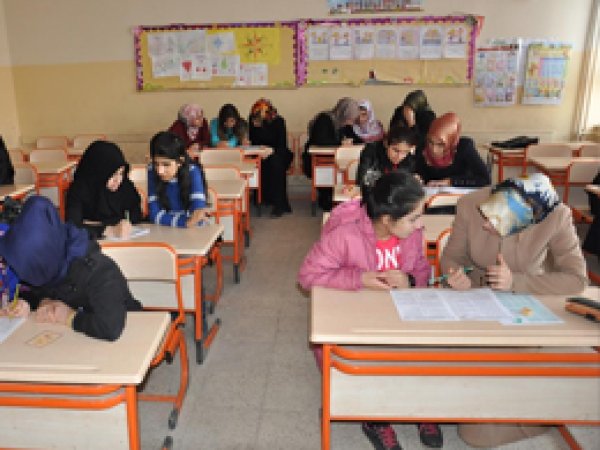 Peygamber sevgisi 'engel' tanımıyor