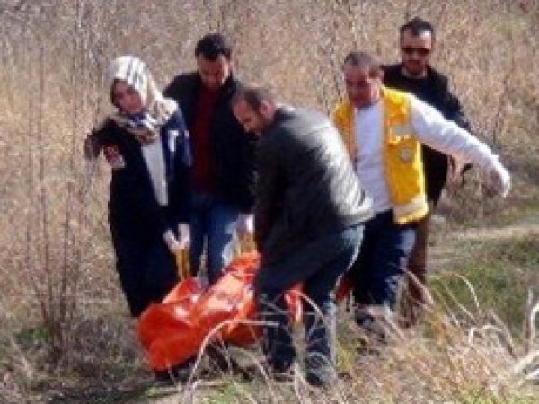 Yakılan araç yakınında Kadın cesedi bulundu