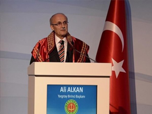 Yargıtay Başkanı Alkan emekliye ayrıldı