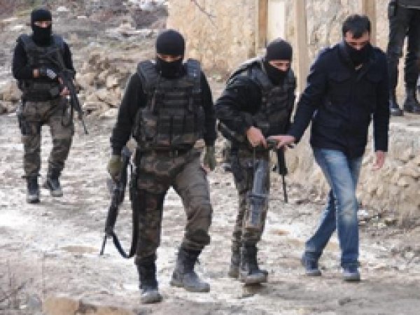 Hakkari'de motolotofkokteyli operasyonu