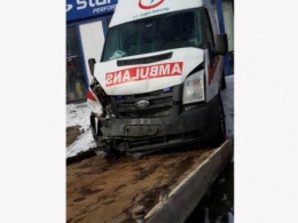 Ankara'dan dönen Batman ambulansı kaza geçirdi:1 yaralı