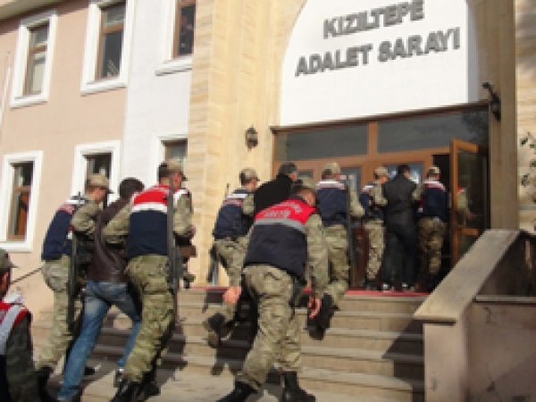 Yakılan kişinin cinayet zanlısı 3 kişi adliyeye çıkarıldı
