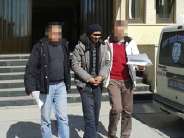 Tarsus'ta eroin satan bir kişi yakalandı