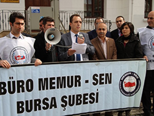 Maliye çalışanlarından protesto gösterisi