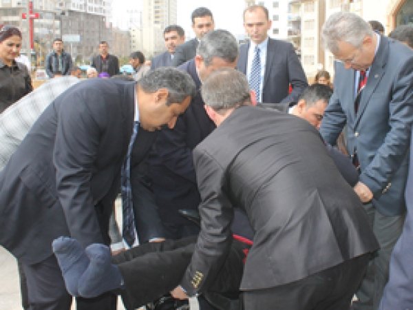 Engellilerin akülü sandalye sevinci