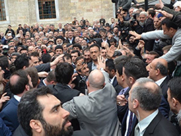 Bursa'da Ahmedinejad'a sevgi seli