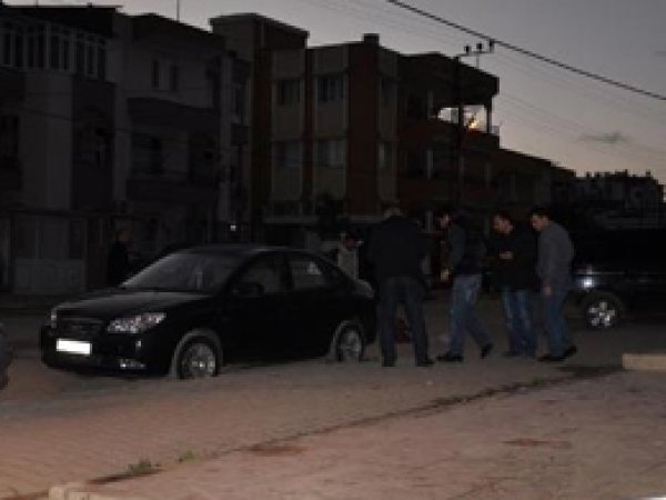 Suriye plakalı aracın altına bomba bırakıldı 