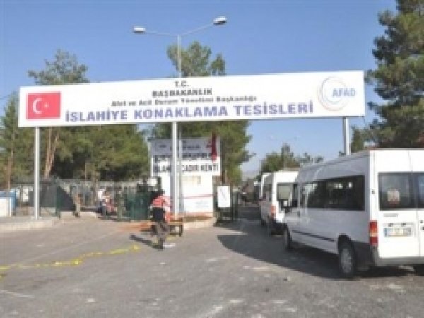 İslâhiye'deki çadır kentte yangın:1 ölü