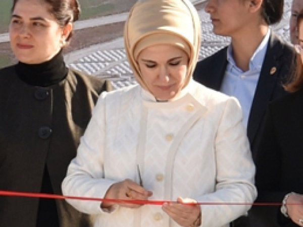 Erdoğan çadır kentin açılışını yaptı 