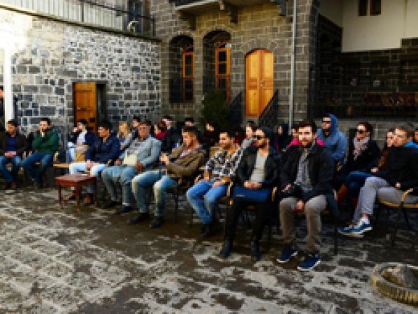 Yabancı öğrencilerden Diyarbakır turu 