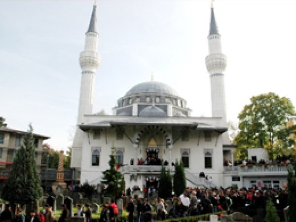 Almanya'da SPD Müslümanlardan 'Cami vergisi' istiyor 