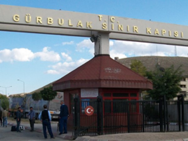 Sınırda 3 İranlıyı gasp eden kişi yakalandı