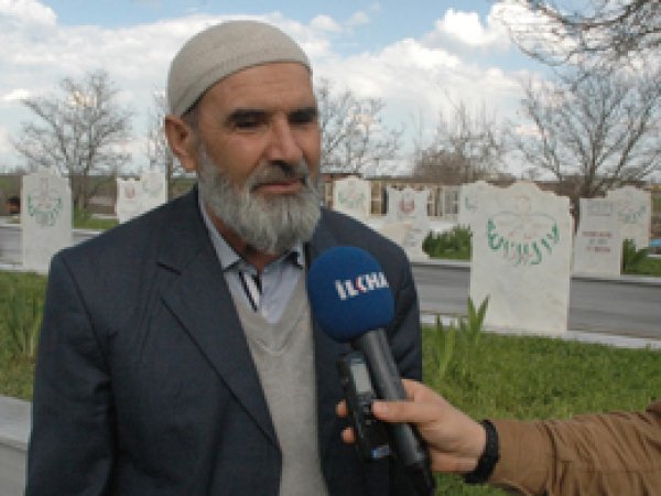 “Şehitler Mum Gibi çevresini Aydınlatıp Kendileri Erirler“ 