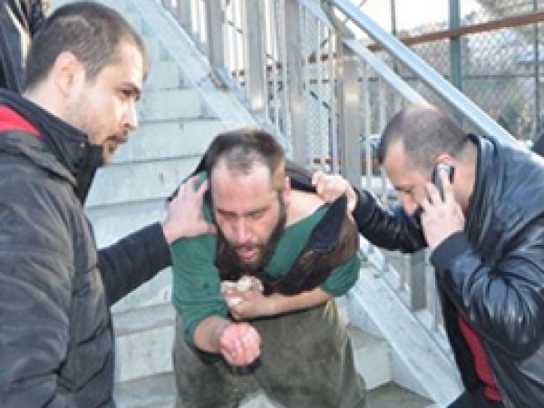İstanbul'da sakallı ve sarıklı gence linç girişimi