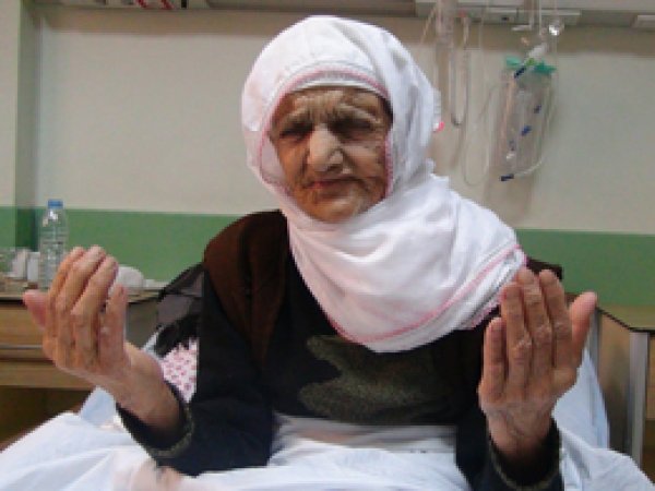Bağrı yanık anne, oğluna kavuşmayı bekliyor