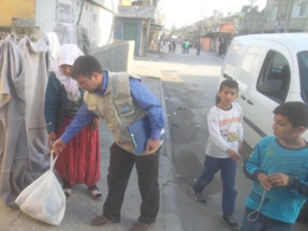Ceyhan İlim Der Yardımlarına Devam Ediyor