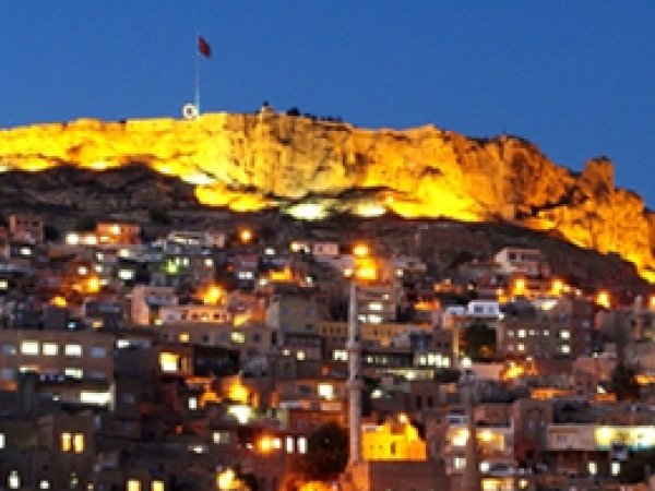 Gençler Mardin’de buluşuyor