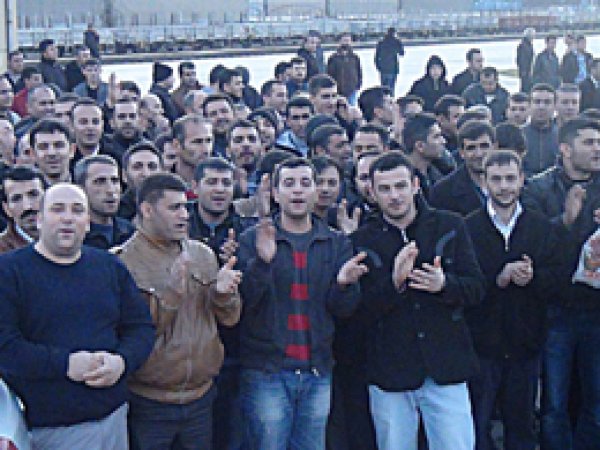 Zam alamayan işçiler eylem yaptı