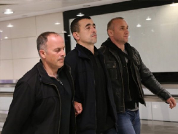 'Böcekçi' polisler Türkiye'ye getirildi