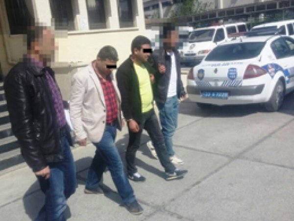 Sahte para ile dolandırıcılık yapan 3 kişi tutuklandı