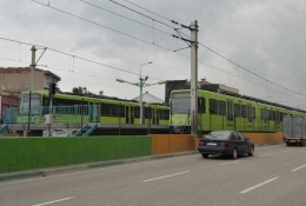 Raylı ulaşımın yerine otobüs takviyesi