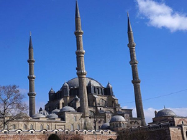 Selimiye Camisi'ne çorapsız girilemeyecek