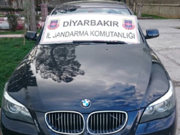 Diyarbakır'da kaçak araç yakalandı
