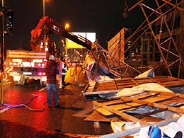 İstanbul'da şiddetli rüzgar