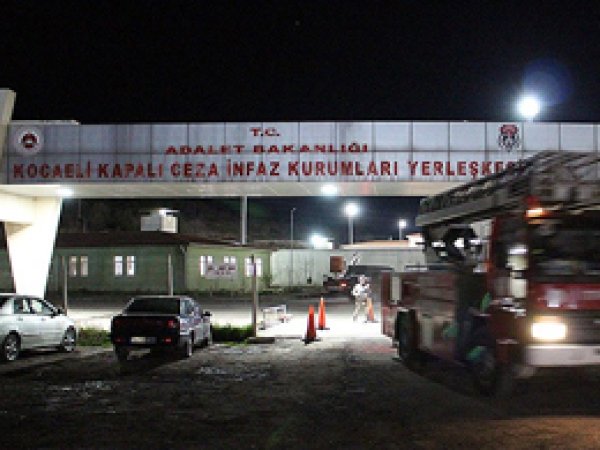 Kocaeli'nde cezaevi yangını