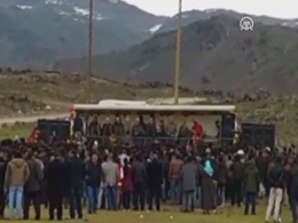 PKK'nin silahlı propagandası kamerada