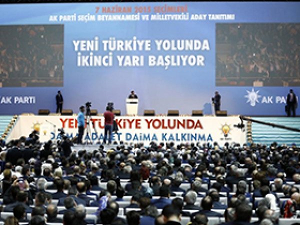 AK Parti'nin seçim beyannamesi açıklandı