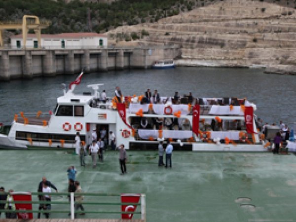 Zeugma-Rumkale hattına yeni feribotlar alındı