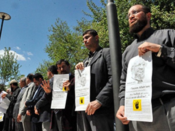 Urfa'da Kamaruzzaman protestosu
