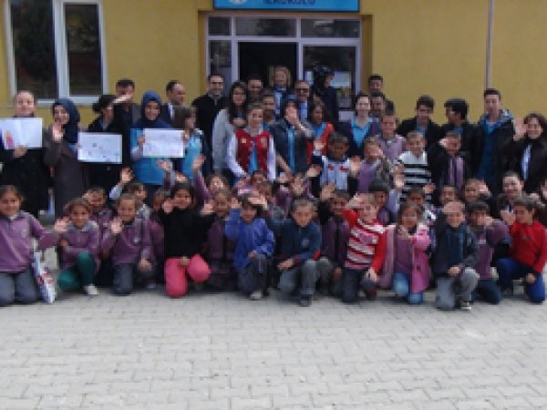 Sağlık öğrencilerinden örnek davranış
