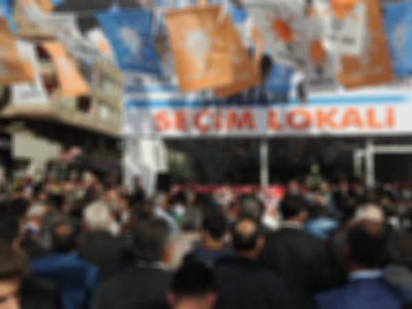 AK Parti seçim lokalinde silahlı kavga